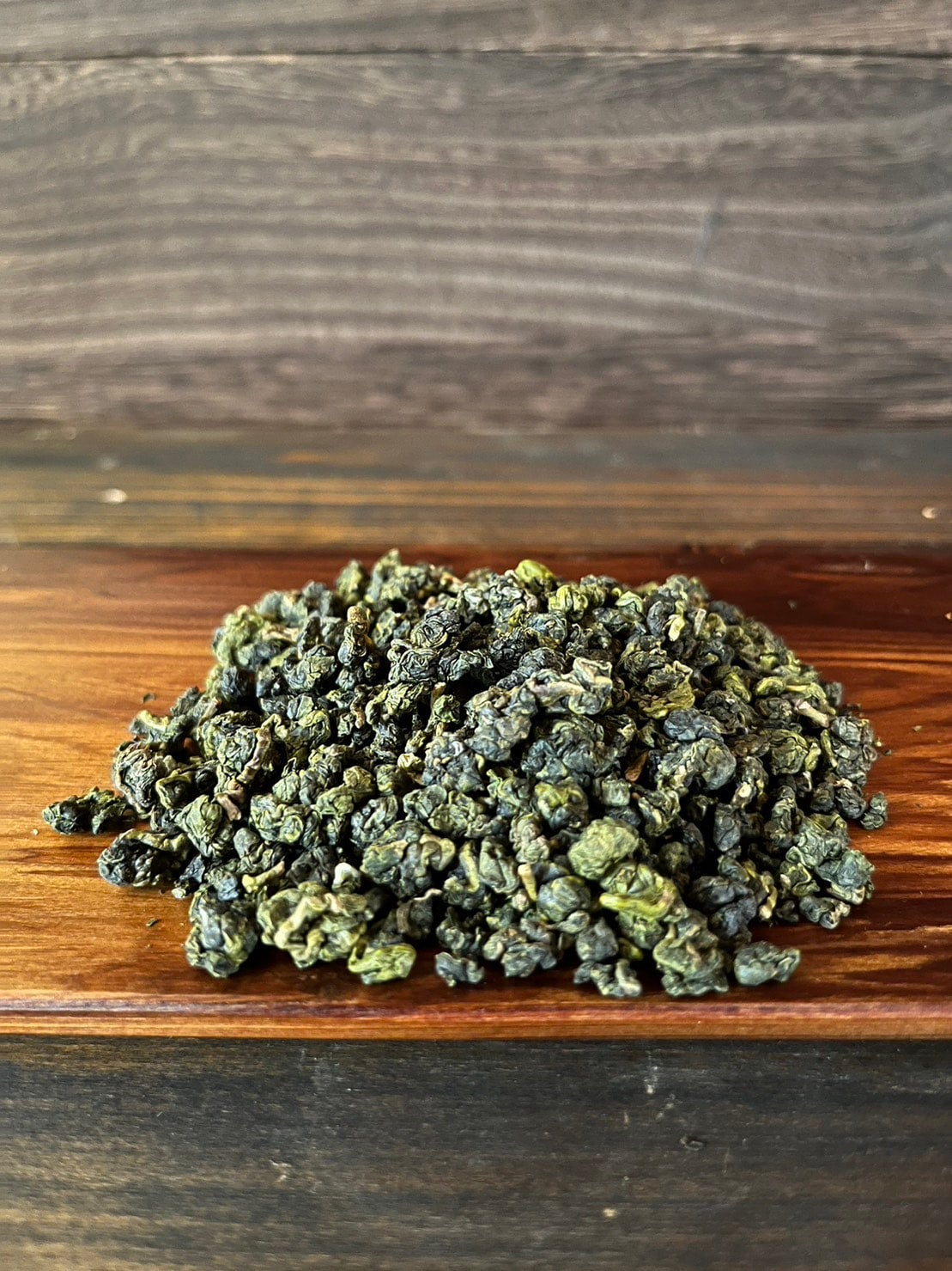 【台湾好茶】梨山高冷茶 一番茶 手摘み 春茶 青心烏龍茶 頂級品 1心2葉 臺灣梨山高冷茶高山烏龍茶75g罐裝春茶高山烏龍茶進口高山茶